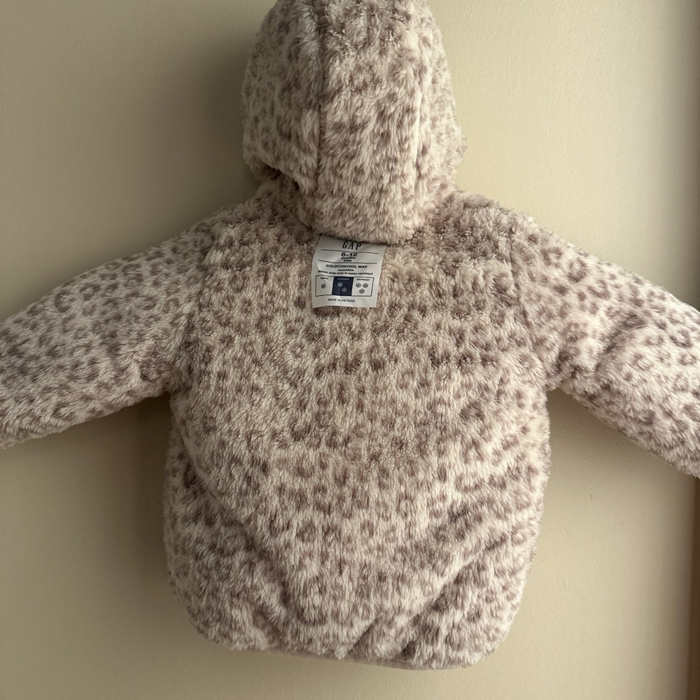 GAP Infant Reversible Hooded Puffer Jacket in Gold and Tan - Picture 6 of 6